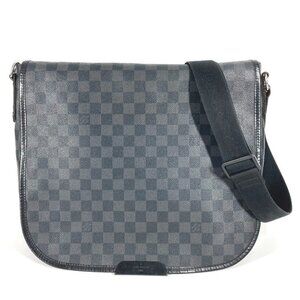 LOUIS VUITTON N58033 Damier Graphite Daniel GM Crossbody Messenger Shoulder Bag